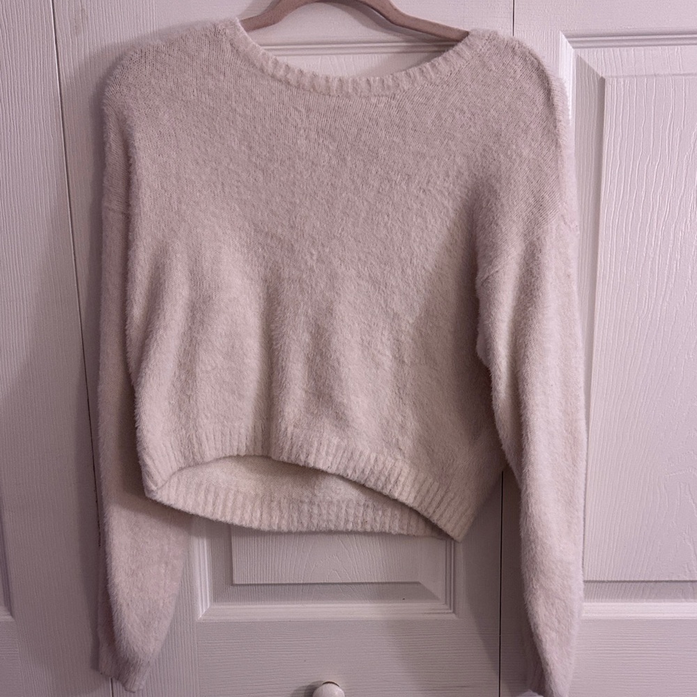 Hollister Cream Long Sleeve Sweater